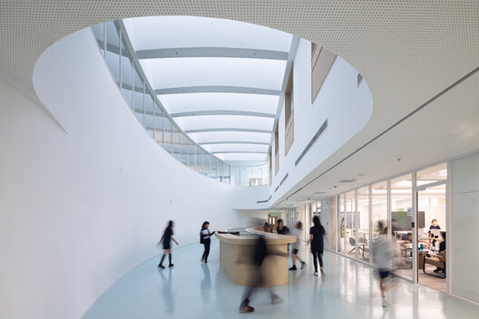 Anna Pao Sohmen Centre at YK Pao School / Scenic Architecture Office Anna Pao Sohmen Centre at YK Pao School / Scenic Architecture Office - Interior Photography, Glass