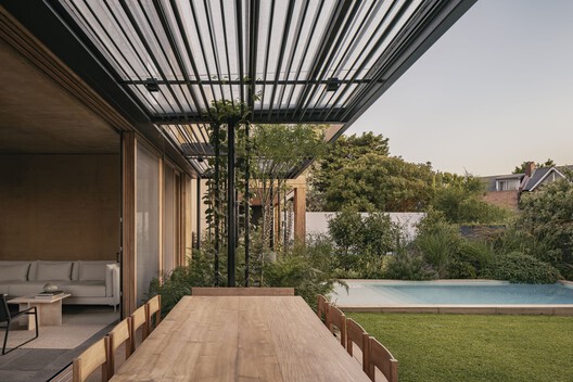 House JR / Gonzalo Bardach arquitectura House JR / Gonzalo Bardach arquitectura - Exterior Photography, Courtyard
