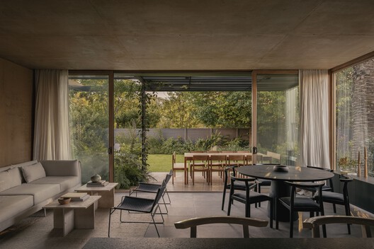 House JR / Gonzalo Bardach arquitectura House JR / Gonzalo Bardach arquitectura - Interior Photography, Dining room, Chair