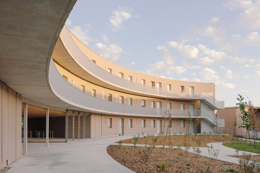 Cornebarrieu Social Housing / Atelier Régis Roudil Architectes Cornebarrieu Social Housing / Atelier Régis Roudil Architectes - Image 8 of 36