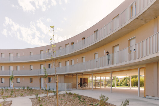 Cornebarrieu Social Housing / Atelier Régis Roudil Architectes Cornebarrieu Social Housing / Atelier Régis Roudil Architectes - Image 9 of 36