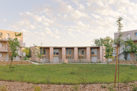 Cornebarrieu Social Housing / Atelier Régis Roudil Architectes Cornebarrieu Social Housing / Atelier Régis Roudil Architectes - Exterior Photography