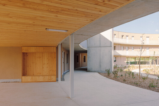 Cornebarrieu Social Housing / Atelier Régis Roudil Architectes Cornebarrieu Social Housing / Atelier Régis Roudil Architectes - Interior Photography, Concrete