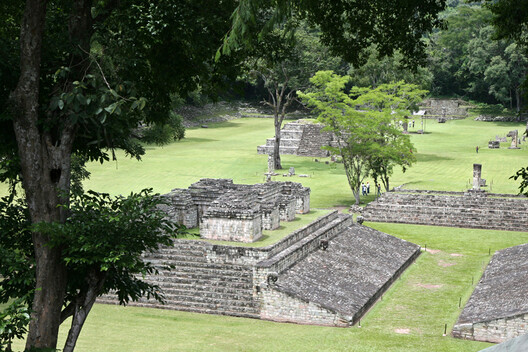 Anatomy of a Maya City: The Urban Structure of Copán in Honduras