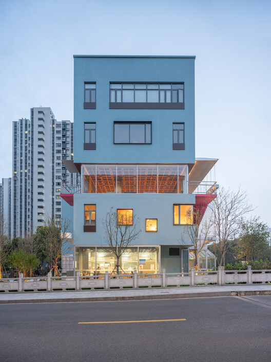 Shang'Ao Canal Social Service Center / Atelier Liu Yuyang Architects Shang'Ao Canal Social Service Center / Atelier Liu Yuyang Architects - Exterior Photography, Facade, Balcony