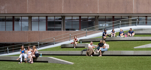 Hiwa - The University of Auckland Recreation Centre / Warren and Mahoney Hiwa - The University of Auckland Recreation Centre / Warren and Mahoney - Exterior Photography