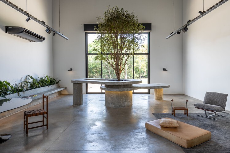 Flairs  / Nati Minas & Studio + Flipê Arquitetura - Fotografia de Interiores, Edifícios De Escritórios, Cadeira