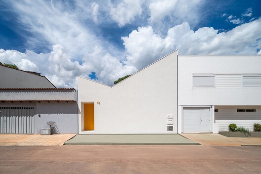 710 House / BLOCO Arquitetos - Exterior Photography, Facade, Concrete