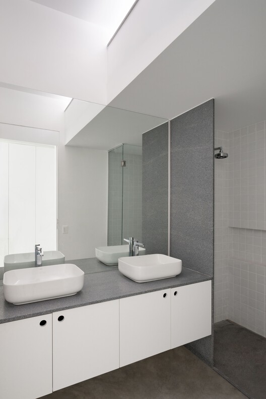 710 House / BLOCO Arquitetos - Interior Photography, Bathroom, Sink, Countertop