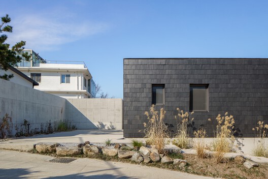 Second Chance Library / ODDs&ENDs architects Second Chance Library / ODDs&ENDs architects - Exterior Photography, Concrete
