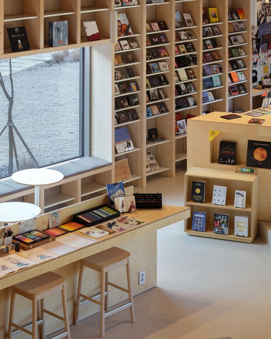 Second Chance Library / ODDs&ENDs architects Second Chance Library / ODDs&ENDs architects - Interior Photography, Closet, Shelving, Wood