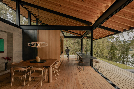 House on the Reservoir / Obranegra Arquitectos House on the Reservoir / Obranegra Arquitectos - Interior Photography, Wood
