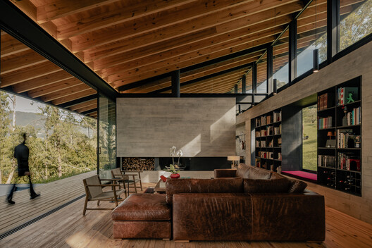 House on the Reservoir / Obranegra Arquitectos House on the Reservoir / Obranegra Arquitectos - Interior Photography, Living Room, Wood, Beam, Chair
