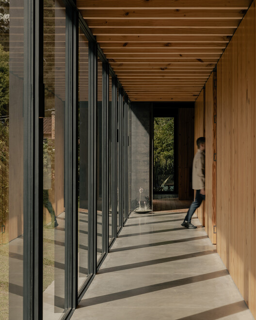 House on the Reservoir / Obranegra Arquitectos House on the Reservoir / Obranegra Arquitectos - Interior Photography, Wood