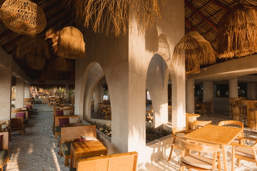 Rosa Jamaica Beach Club / Gris | Estudio de Diseño + Arquitectura Rosa Jamaica Beach Club / Gris | Estudio de Diseño + Arquitectura - Interior Photography, Lighting, Chair, Column