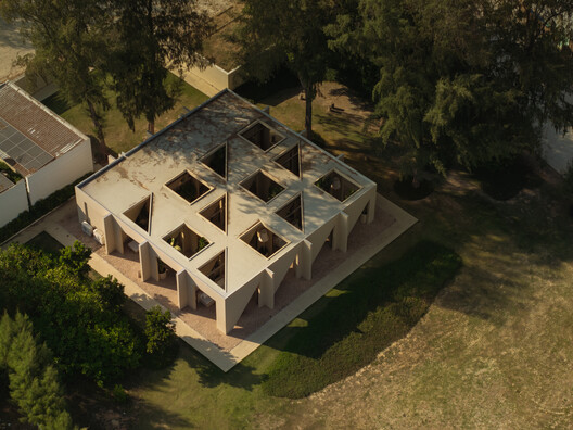 SON Restaurant / pinto SON Restaurant / pinto - Exterior Photography, Concrete