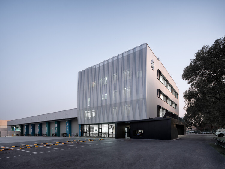 青浦汽检：工业厂房改造 / 无样建筑工作室 - 建筑图, 办公建筑