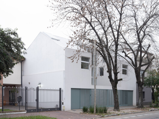 Viviendas Paso Lomas de Zamora / Centro Cero + Pablo Javier Pugliese Viviendas Paso Lomas de Zamora / Centro Cero + Pablo Javier Pugliese - Fotografía exterior, Puerta