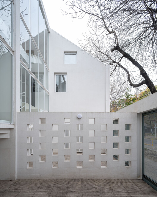 Viviendas Paso Lomas de Zamora / Centro Cero + Pablo Javier Pugliese Viviendas Paso Lomas de Zamora / Centro Cero + Pablo Javier Pugliese - Fotografía exterior, Concreto