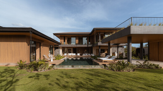 Residencia LR / K10 Studio Residencia LR / K10 Studio - Fotografía exterior