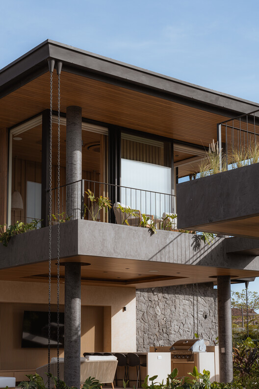 Residencia LR / K10 Studio Residencia LR / K10 Studio - Fotografía exterior, Balcón