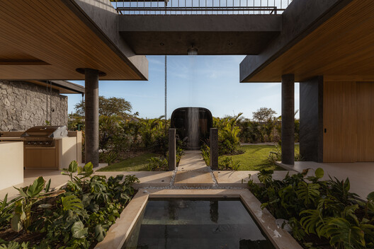 Residencia LR / K10 Studio Residencia LR / K10 Studio - Fotografía exterior, Jardín