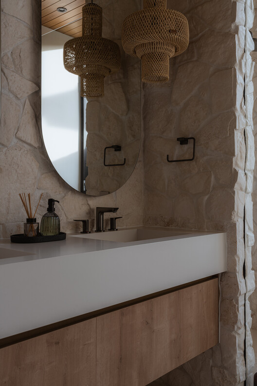 Residencia LR / K10 Studio Residencia LR / K10 Studio - Fotografía interior, Baño, Tarjas, Iluminación