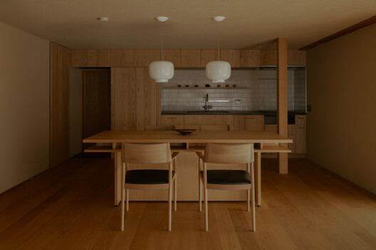 House in Narutaki / kooo architects - Interior Photography, Wood, Table, Chair