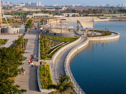Atal Sarovar at Rajkot Smart City / INI Design Studio Atal Sarovar at Rajkot Smart City / INI Design Studio - Image 4 of 24