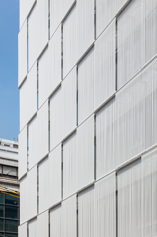 Metal Curtain Building / Hyunjoon Yoo + Partners Metal Curtain Building / Hyunjoon Yoo + Partners - Exterior Photography