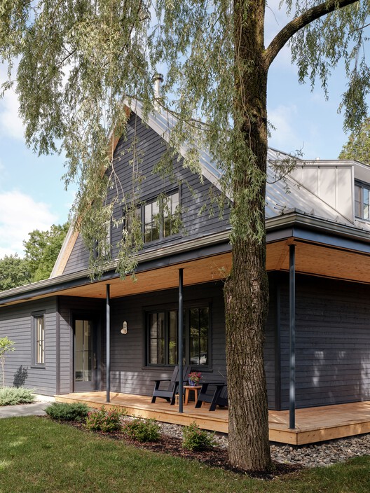 Knowlton Prairie / L. McComber - Exterior Photography, Wood, Door, Deck