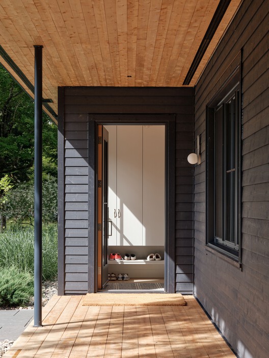 Knowlton Prairie / L. McComber Knowlton Prairie / L. McComber - Interior Photography, Wood, Door, Deck