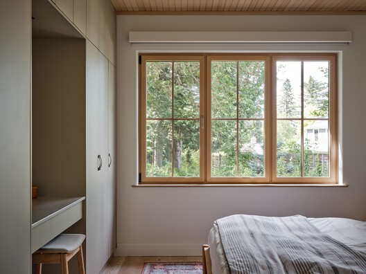 Knowlton Prairie / L. McComber Knowlton Prairie / L. McComber - Interior Photography, Bedroom, Wood, Glass