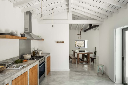 Abadim House / Paulo Moreira Architectures Abadim House / Paulo Moreira Architectures - Interior Photography, Kitchen, Countertop, Beam
