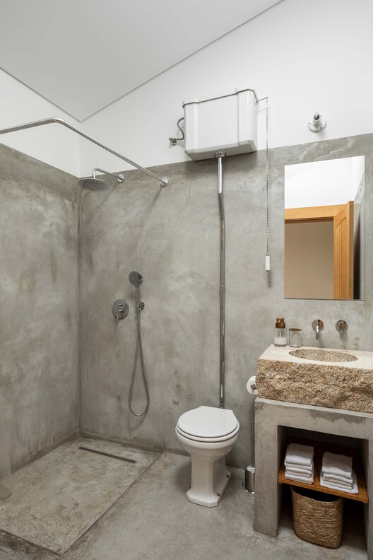 Abadim House / Paulo Moreira Architectures Abadim House / Paulo Moreira Architectures - Interior Photography, Bathroom, Sink, Toilet