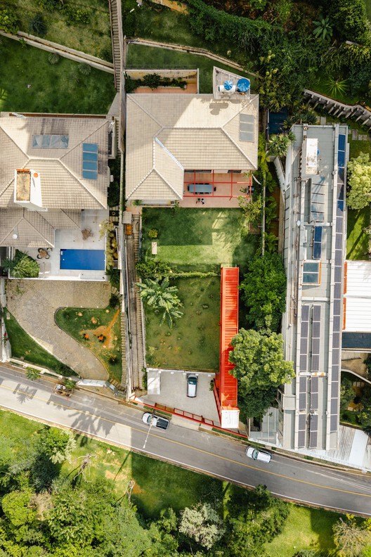 Castela House / BIRI - Exterior Photography, Aerial View Photography, Balcony