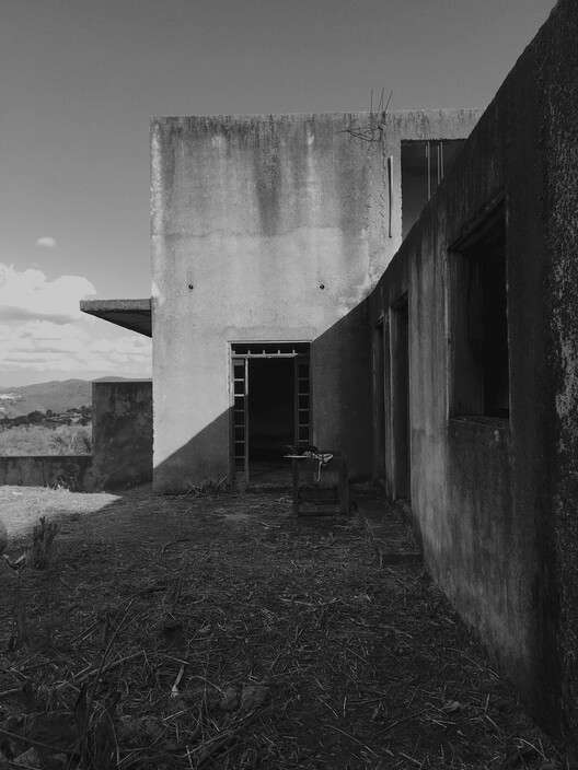 Castela House / BIRI - Exterior Photography, Concrete