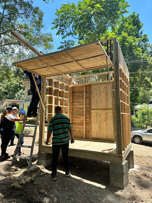 Armenta Resurge: Community Architecture by the River in Honduras Armenta Resurge: Community Architecture by the River in Honduras - Image 12 of 16
