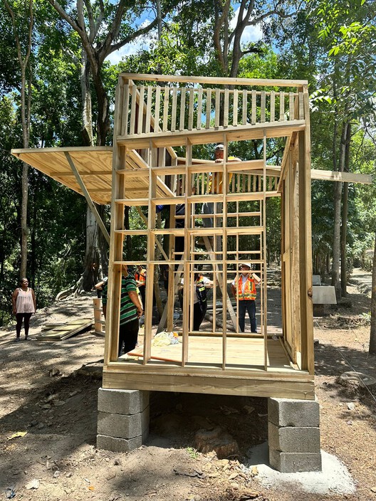 Armenta Resurge: Community Architecture by the River in Honduras Armenta Resurge: Community Architecture by the River in Honduras - Image 6 of 16