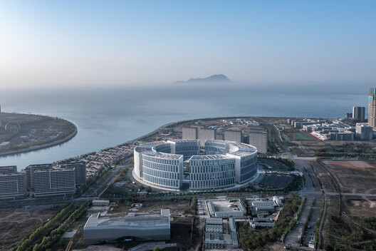 青岛海创中心 / WoWA建筑设计事务所 - 建筑图, 城市, 鸟瞰图