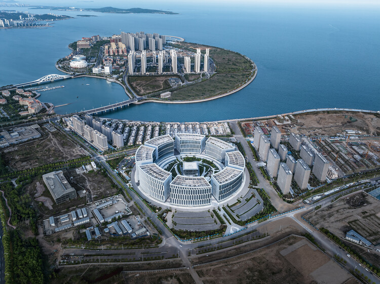 青岛海创中心 / WoWA建筑设计事务所 - 建筑图, 鸟瞰图