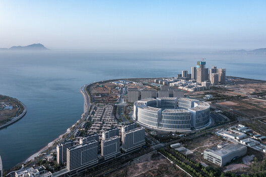 青岛海创中心 / WoWA建筑设计事务所 - 建筑图, 城市, 鸟瞰图, 海岸