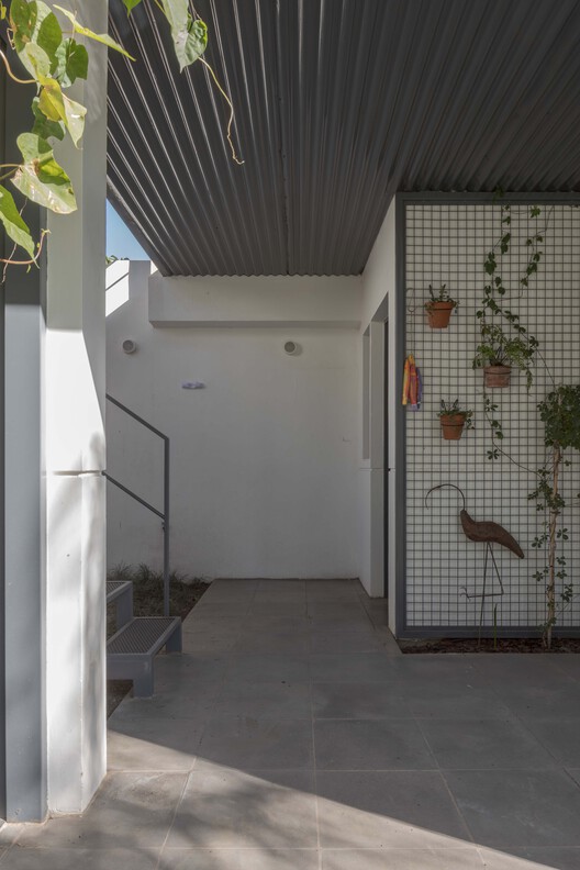 ARCS Nuñez Extension / Izar estudio ARCS Nuñez Extension / Izar estudio - Interior Photography, Concrete, Courtyard