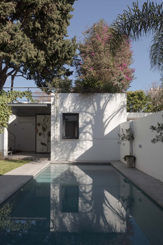 ARCS Ampliación Nuñez / Izar estudio - Fotografía exterior, Puerta, Concreto, Patio interior