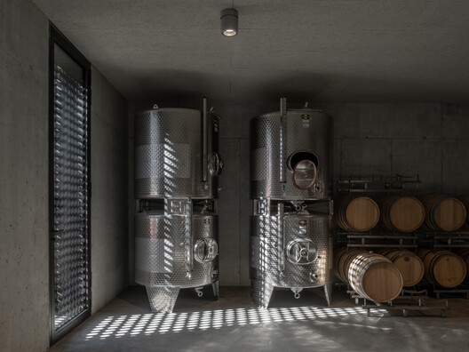 New Winery URS HAUSER / Wespi de Meuron Romeo architects - Interior Photography