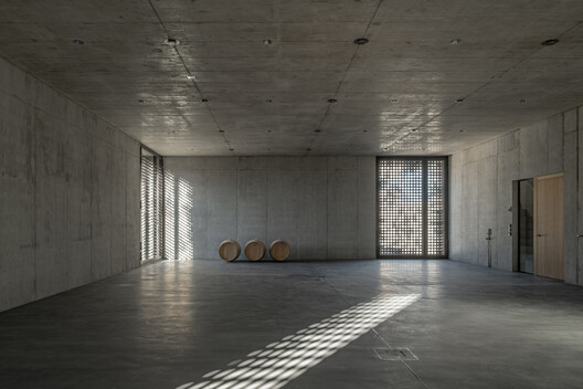 New Winery URS HAUSER / Wespi de Meuron Romeo architects - Interior Photography, Concrete