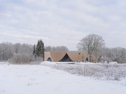 Ishøj Theater / Svendborg Architects + Wohlert Arkitekter - Image 1 of 30