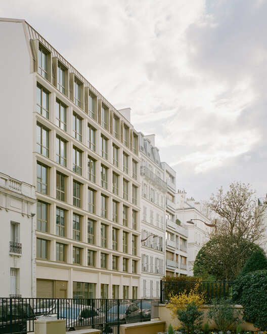 Rue de l'Eglise - Office Building Transformation / Vincent Lavergne Architecture Urbanisme + COVE Architectes Rue de l'Eglise - Office Building Transformation / Vincent Lavergne Architecture Urbanisme + COVE Architectes - Exterior Photography, Facade, Balcony