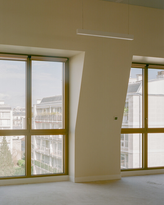 Rue de l'Eglise - Office Building Transformation / Vincent Lavergne Architecture Urbanisme + COVE Architectes Rue de l'Eglise - Office Building Transformation / Vincent Lavergne Architecture Urbanisme + COVE Architectes - Interior Photography, Wood, Glass