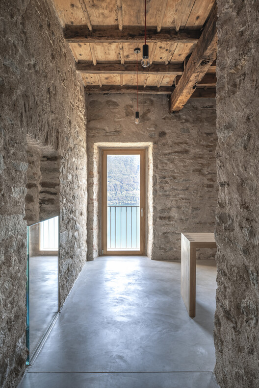 Transformation House ME. in Brissago / Wespi de Meuron Romeo architects - Interior Photography, Concrete